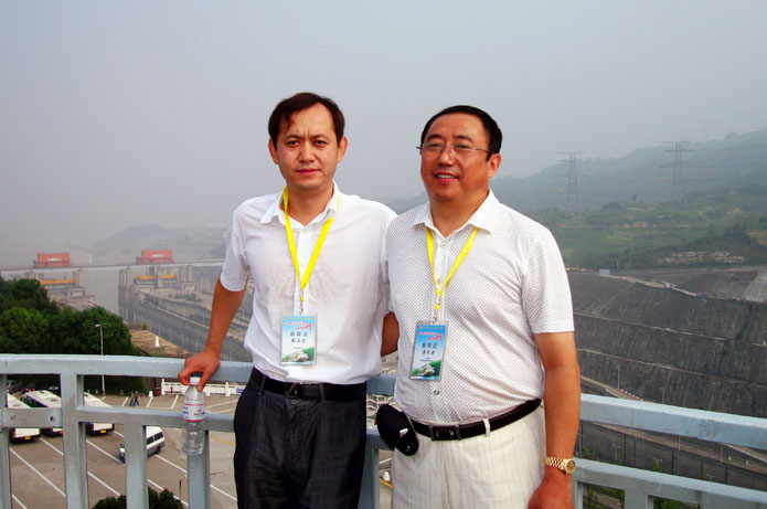李长云主席与黄骅市副市长张立忠合影