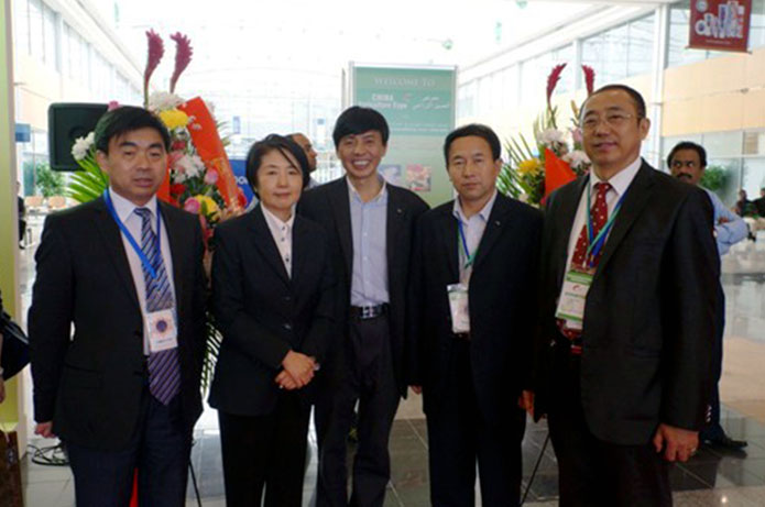李长云主席与中国商务部领导合影留念