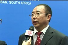 李长云主席出席南非金砖国家会议上接受香港卫视采访 李长云主席出席南非金砖国家会议上接受香港卫视采访